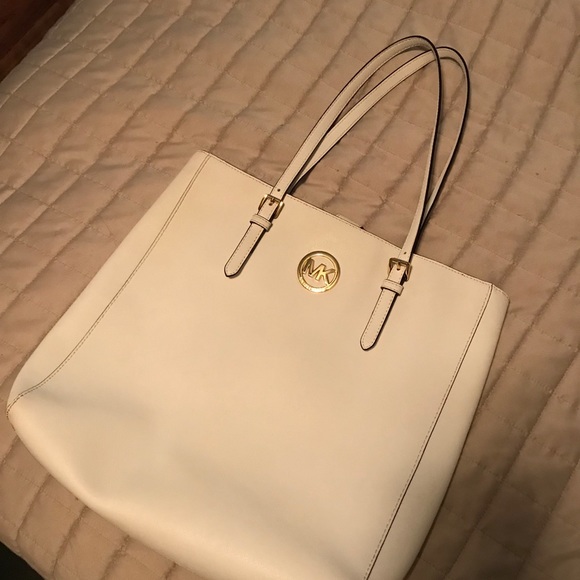 Michael Kors Handbags - Michael Kros Purse